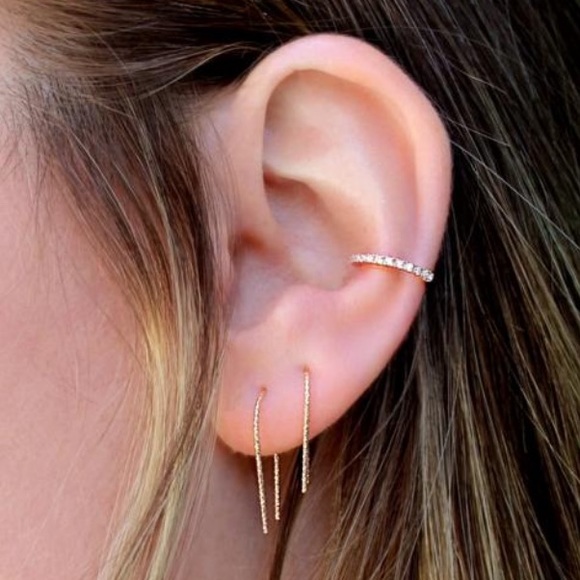 ❌SOLD❌ Gold Diamond-Cut Arc Earrings - Picture 4 of 6